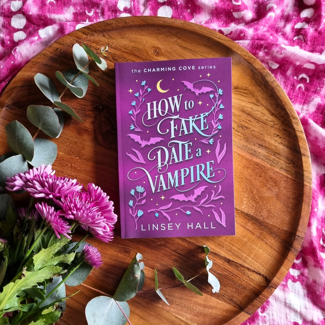 How to Fake-Date a Vampire (Charming Cove #2)