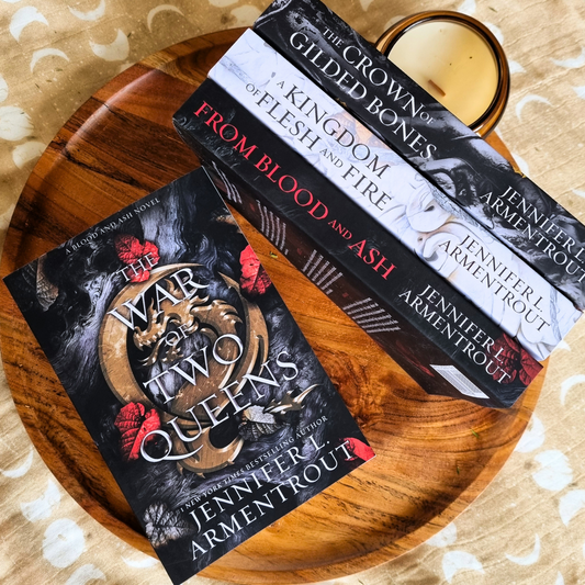 The War of Two Queens (Blood & Ash #4)